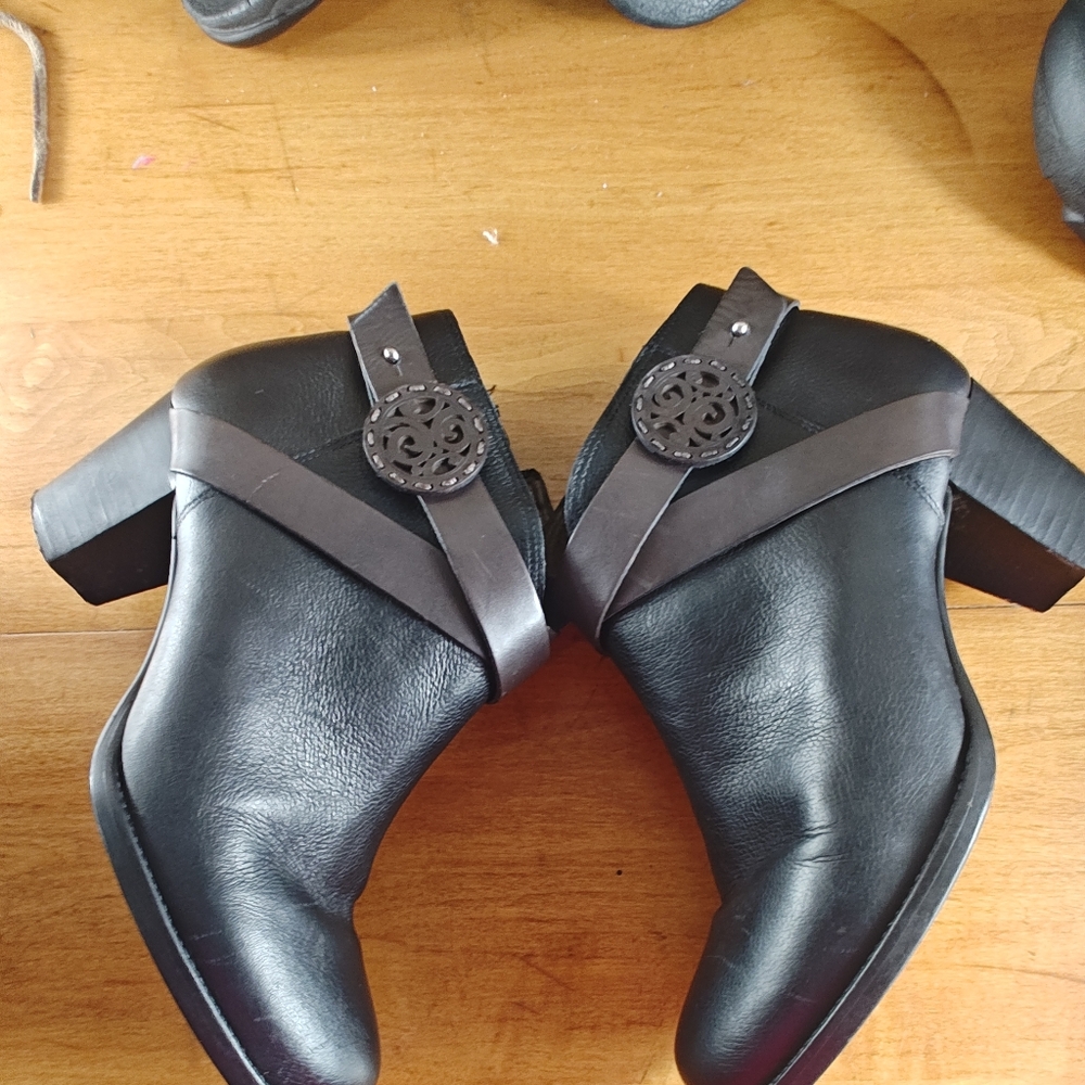 Brighton Gaucho Leather Ankle Boots Bootie Zip Strap Boho Women's Size 8M - Picture 15 of 16